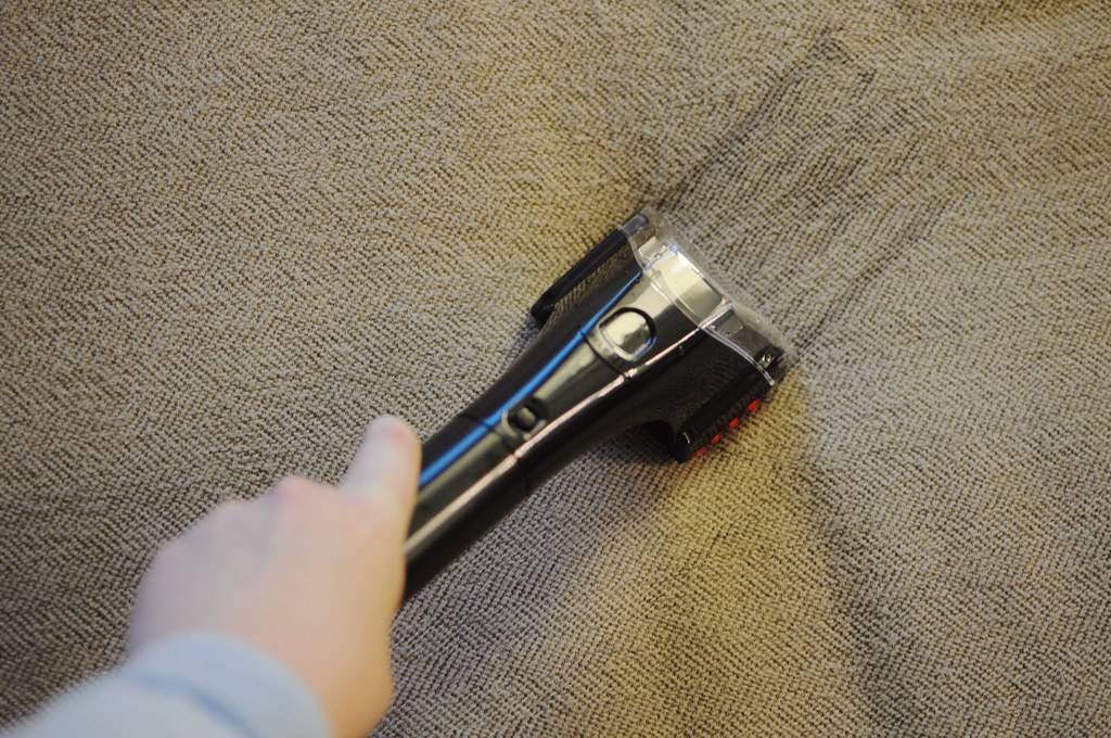 DIY Rug Cleaning vs Specialist Rug Cleaning: Which Is Better
