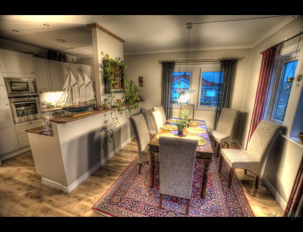 Many Meals HDR (Sigma 10-20/3.5 test)